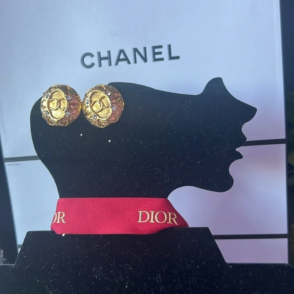 CHANEL Gold Circle 24 karat gold plated Clip On Earrings with the box and tag